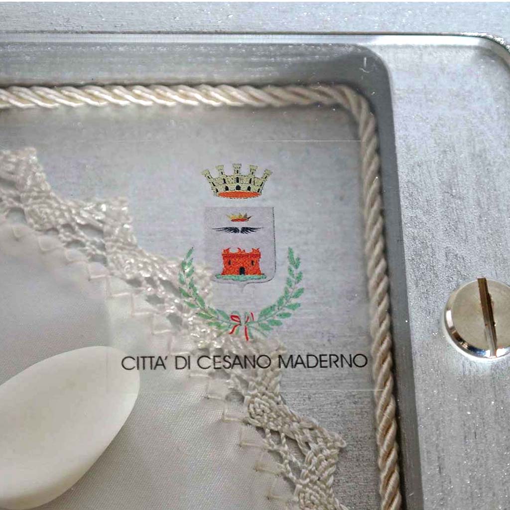 SWATCH WORLD MUSEUM SILVER BOX 2003 (QUARTERS GONE)