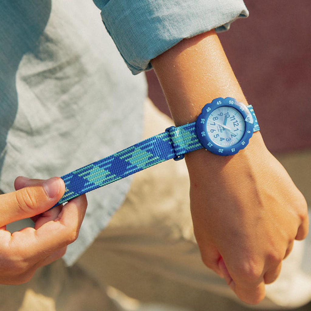 LOOP IN BLUE